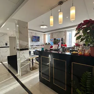 https://hotel-midway.it-lombardy.com